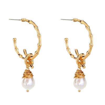 China FASHIONABLE Design Jewelry Metal Earrings Knot Hand Injury Pearl C Shaped Bamboo C-shaped Earrings For Women for sale