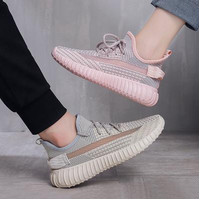 China New Arrival Breathable Red Color Gel Midsole White Material Walking 350 Yeezy Shoes for sale