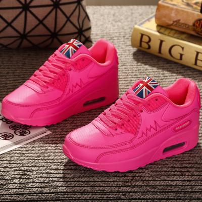 China Lightweight Knitting Women Casual Shoes Fashion Design Sports Breathable Air Cushion Bottom Shoes for sale