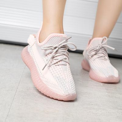 China Fashion Trend Style Yeezy Sneakers Men's Sports Shoes Shoes New Wholesale Knitted Men's Shoes for sale