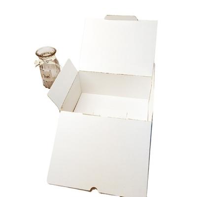 China Custom Wf Flute Paper Ad Corrugated Garment Garment Recycled Paper Packaging Boxes 350g C1s for sale