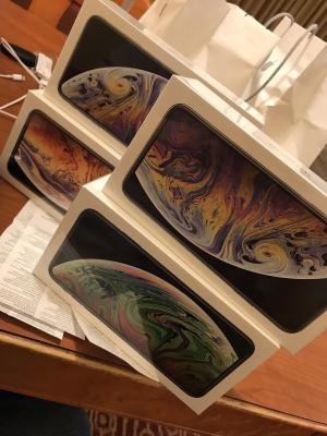 China Wholesale Brand New Apple iPhone XS, MAX  in Gold,Silver,Space Gray 64GB,256GB, 512GB Unlocked  in Bulk with discount for sale