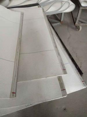 China 1000mm Riem5±0.2 Mm Dikte Geweven Type van Breedtecorrugator voor Plooiingslijn Te koop