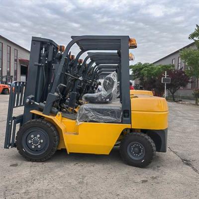 China ISUZU 2,5 ton diesel vorklift 2 fase 3m mast diesel tegenwicht Te koop