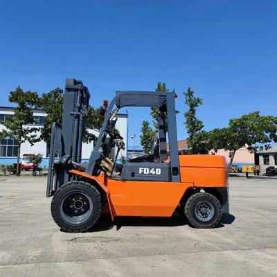 Chine Orange 4 tonnes du chariot élévateur diesel à double mât 4m pneus avant doubles contrepoids à vendre