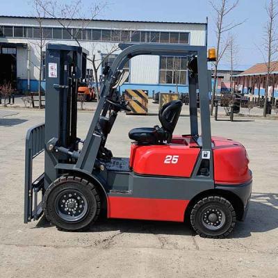 Chine Mast de conteneur 4,5 m 2,5 T chariot élévateur à fourche à moteur diesel pneus solides à changement latéral à vendre