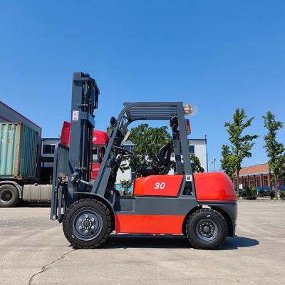 中国 5500lbs CPCD30 ディーゼルフォークリフト 3 トン 中国のシンチャイ C490 ディーゼルフォークリフト 3 トン 販売のため