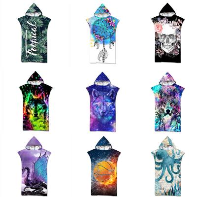 Cina Sustainable Adult MicrofiberFashion Printed Hooded Surf Poncho Beach Towel Microfiber Towels Wholesale in vendita