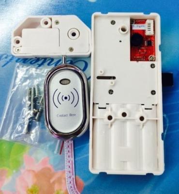 中国 ステンレス鋼の調節可能な RFID のシリコーンのバンドが付いている電子キャビネット ロック 販売のため