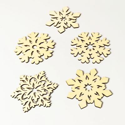 China Holiday Party Wooden Unfinished Decoration DIY Europe Snowflakes Indoor Home Decor for sale