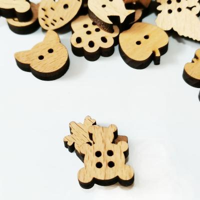 China Europe Laser Cut Carved Raw Wooden Bear Head With Two Holes Custom Wooden Clothing Accessories Buttons for sale