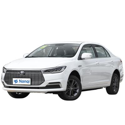 中国 Pure Electric BYD Qin EV New Energy Vehicles 136Ps 4-Door 5-Seat Sedan 販売のため