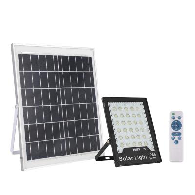 China 4-6 Stunden Ladezeit Fernbedienung 100w-400w SOLAR LED Flutleuchten für öffentliche und Gartenanlagen zu verkaufen