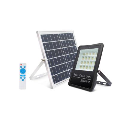 China Solar Powered IP65​ 2-3 Rainy Days 200W Light Control Solar LED Flood Lights For Factory Lighting for sale