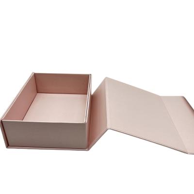 China Sketch Group Handmade Wedding Ivory Gift Box with Changeable Ribbon and Magnetic Closure for Sturdy Packaging Luxury Fold Storage Box for sale