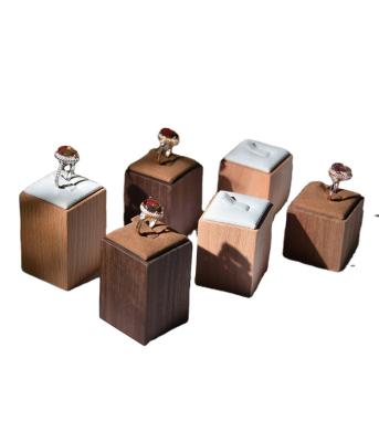 China Automatic Machine Making New Style Square Base Ring Holder Jewelry Display With Creative Bamboo Wooden Base for sale