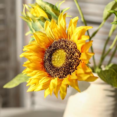 China Home Decoration Party Decoration Flowers Hot Style Yellow Artificial Sunflower for sale