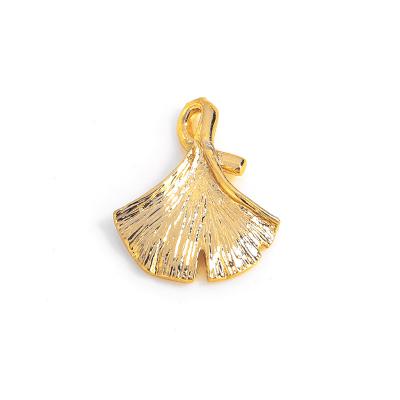 China Ginkgo Leaf Copper Alloy Metal Gold Plated Ginkgo Leaf Charm Pendant Jewelry Accessories Finding For Women for sale