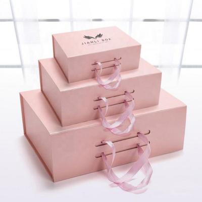 China Recycled Materials Foldable Unique Flexible White Blue Necklace Chocolate Xmas Cardboard Socks Packaging Gift Boxes For Wine Glasses Baby Clothes for sale