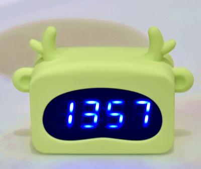 China EMC CE Animal Shaped Kids Alarm Clock Digital ABS Silicone Glass Material for sale