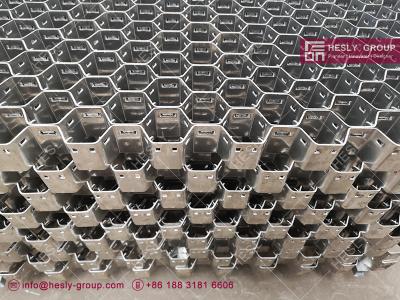 China AISI309 Hex-Mesh Grating for Cat Crackers Lining, 2