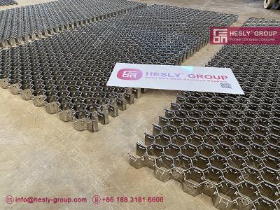 China 06cr17Ni12Mo2 Hex Metal  Armoring refractory linings in furnaces | 2.0X50mm  | 48mm hexmetal mesh | 1000X1000mm for sale