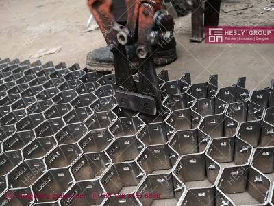 China 304H Stainless Steel Hexmesh with bonding holes | 1