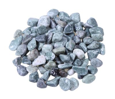 China Eco-friendly Hot Sale Snow White Pebbles Gravel Crushed Pebble Matching Wooden Stone For Garden for sale