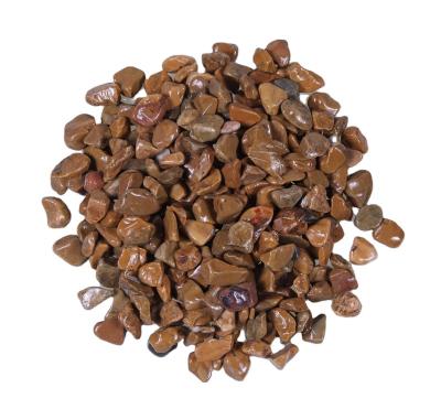 China Eco-friendly Hot Sale Snow White Pebbles Gravel Crushed Pebble Matching Wooden Stone For Garden for sale