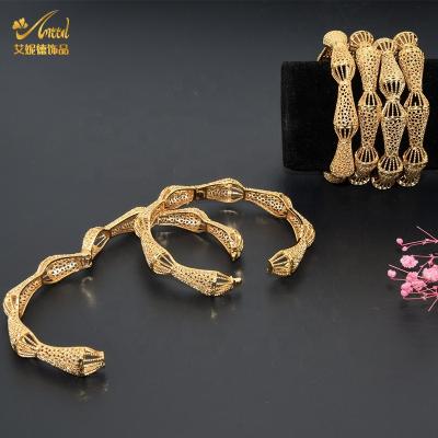 China 2021 Romantic Mom Charms For Making Bracelets China Gold Plated Jewelry Women Slap Bracelet Pour Homme Women's 18K Bracelets for sale