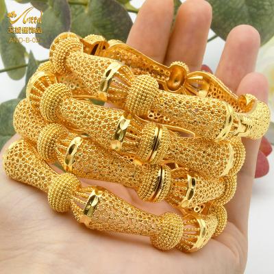 China Designers Feng Shui Romantic Man Charm Gold Plated Diamond Cuban Link Bracelets Customize Crystal Bracelets & Bangles Magnetic Silver for sale