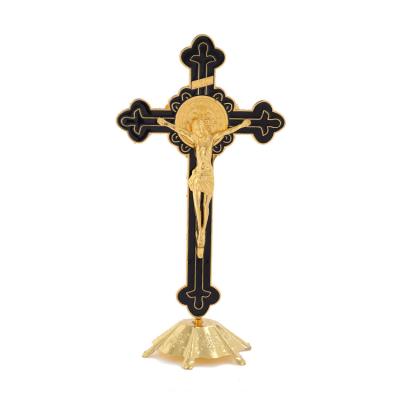 China Wholesale Europe Jewelry Ornaments Saint Benedict Metal Craft Ornaments of Jesus Cross Standing Home Table Decorations for sale