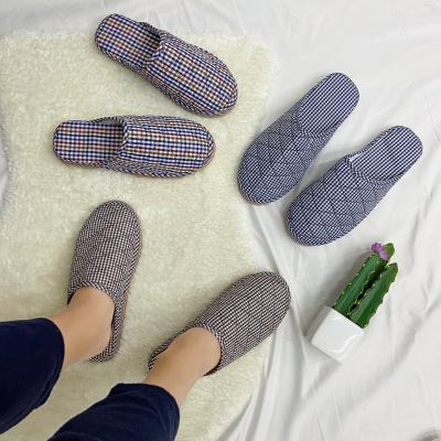 China Baotou Warm Indoor Casual Winter Wholesale Fashion Plush Slippers Free Shipping Plus Size Couples Shoes New for sale