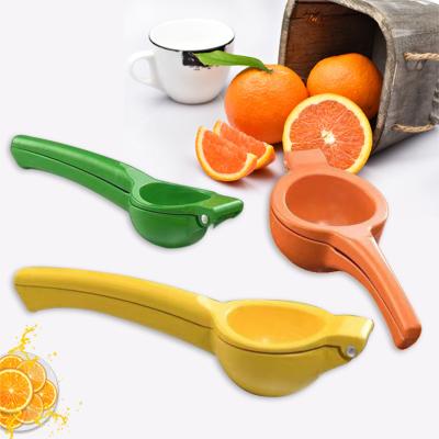 China Viable Fruit Metal Aluminum Alloy Free Sample Manual Lime Squeezer Hand Extractor Citrus Juice Lemon Squeezer for sale