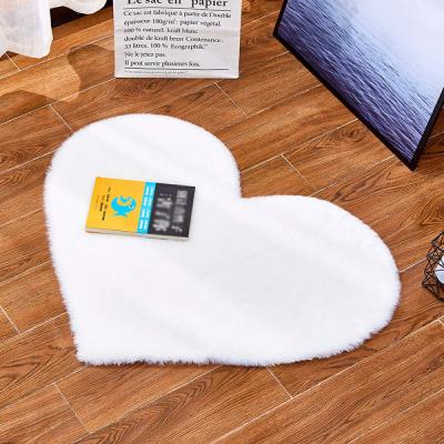 China European and American handmade heart-shaped warm winter style faux rabbit fur cozy small rug lovely rug for living room for sale