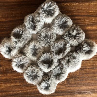 China 8cm Natural Eco-friendly Fluffy Rabbit Fur Ball Fur Pom Poms For Beanie Hat for sale