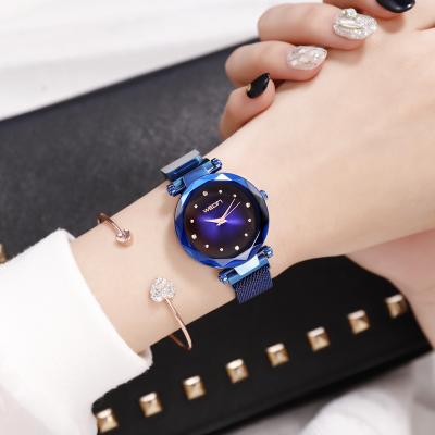 China Lady Watch New Fashion Popular Women's Magnet Dial Color Gradient Fashion Mesh Strap Quartz Watch Factory Direct Wholesale Watch for sale