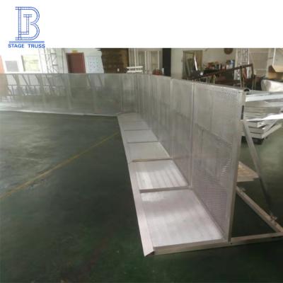 Chine Durable High Impact Resistance Aluminum Folding Crowd Control Stage Barriers For Sale à vendre