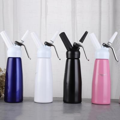 China Large Professional Aluminum Whipped Cream Dispenser 500ml Viable Includes 3 Culinary Decorating Spouts for sale