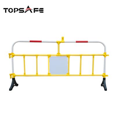 China PVC Material Body With Rubber Feet PVC Road Safety Fence for sale