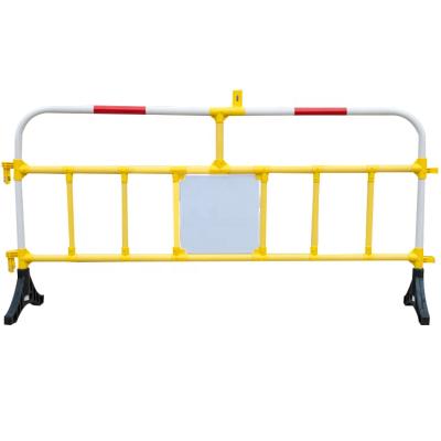 China PVC Material Body With Rubber Feet PVC Road Construction Heavy Duty Metal Obstacle Pedestrian Barrier for sale