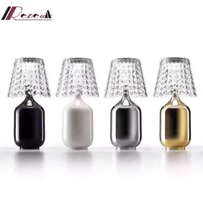 China Luxury iron gold table lamp USB wireless filling living room hotel bedside led lights for dining room table for sale