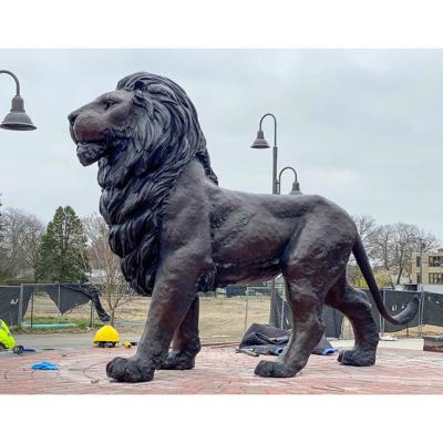 China Folk Art Style Bronze Lion Statue Custom Large Outdoor Garden Life Size Animal Sculpture for sale