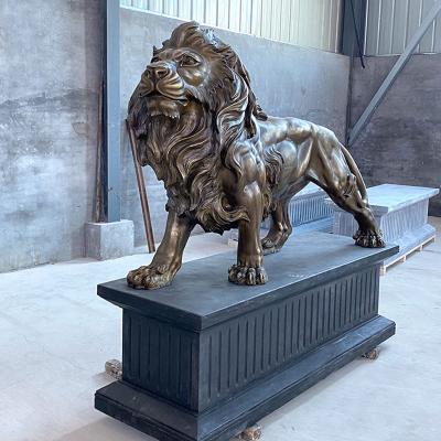 China Custom Design Outdoor Bronze Lion Statue for Garden Decoration Casting Technical for sale