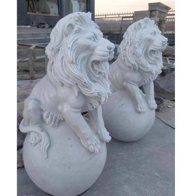 China Custom Outdoor Garden Decor Stone Carving White Marble Granite Lion Statues Sculpture For Sale for sale