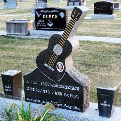 China Customized High-end Design Grave Stone Etched Granite Monument Tombstone Headstone For Memorial for sale