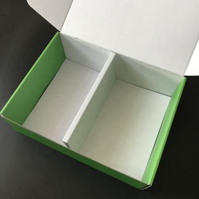 China Recycled White Inner Materials Custom Display Cardboard Packing Box With Compartments for sale