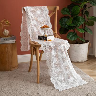 China 40Cm Romantic White Beige Lace Table Runner For Wedding Decoration Chemin De Table for sale