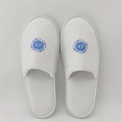 China Wholesale Disposable Disposable Traveling Hot Spring Hotel Non-slip Thickened Slippers Home Hotel Spa Environmental Protection Cut Fleece Home Printing Slippers for sale