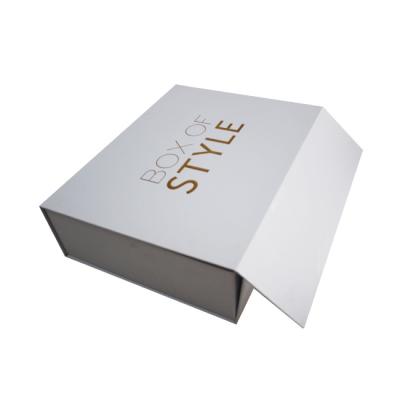 China Recycled Materials Refine Cheap Large White Retail Cardboard Gift Box Foldable Shoe Box Shoes Packaging Glossy Art Paper +2mm Gray Board Huaisheng for sale